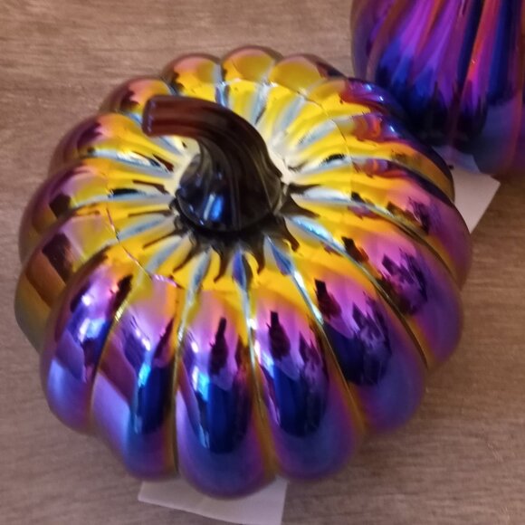 2 Piece Set Halloween Gothic Iridescent Rainbow Glass Pumpkins - Picture 4 of 11